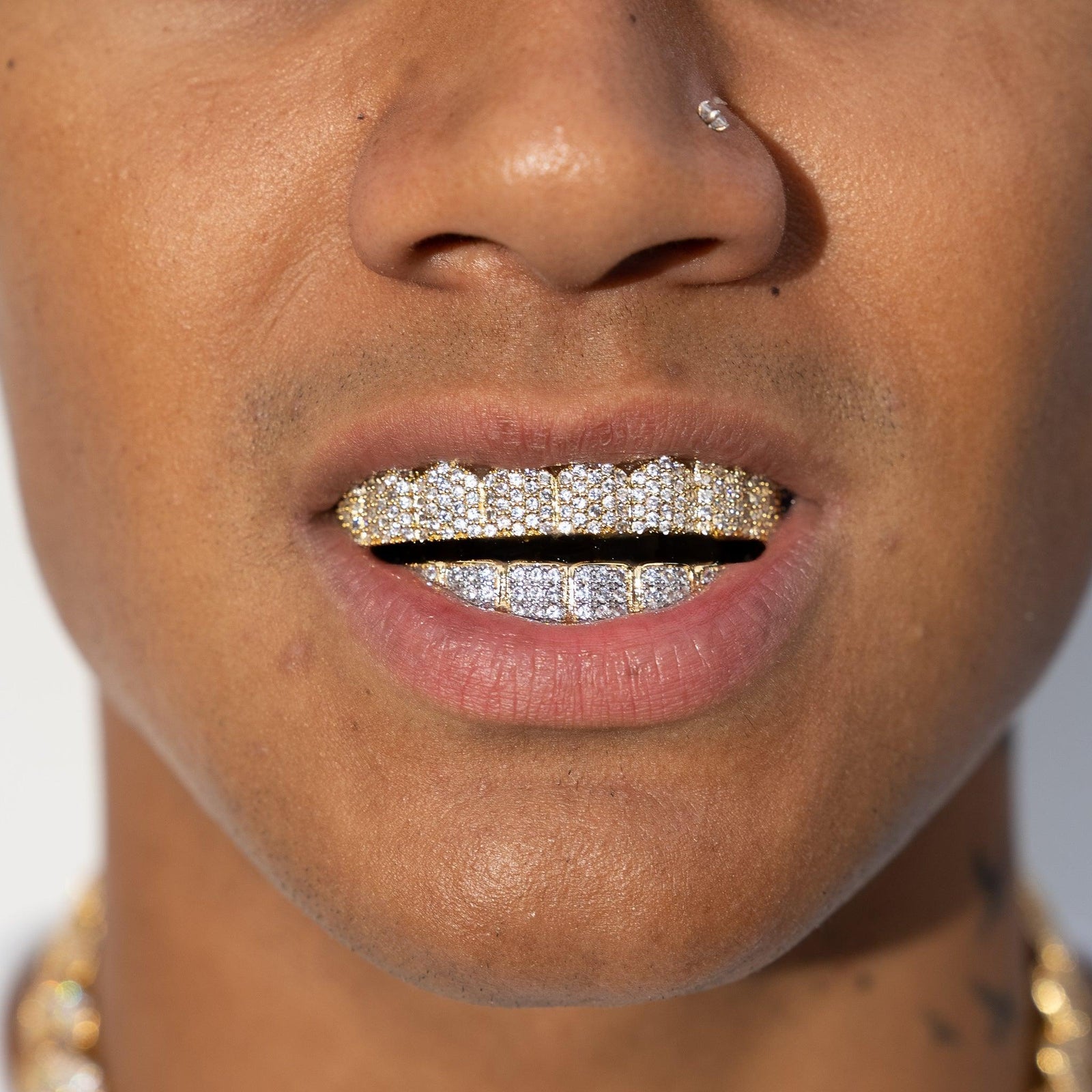 Tooth Standard Iced Grillz Gold – Adamans