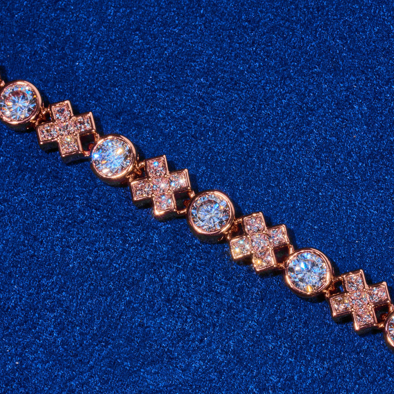 5MM XOXO Chain in rose gold with diamond simulants on blue background