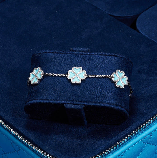 Tiffany Blue Clover Bracelet made of 925 Silver with diamond simulants.