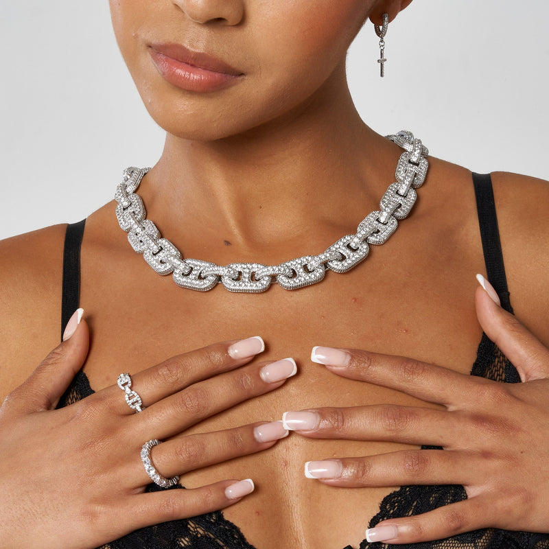 17mm G-Link Diamond Chain in white gold worn by model with matching rings and black lace top