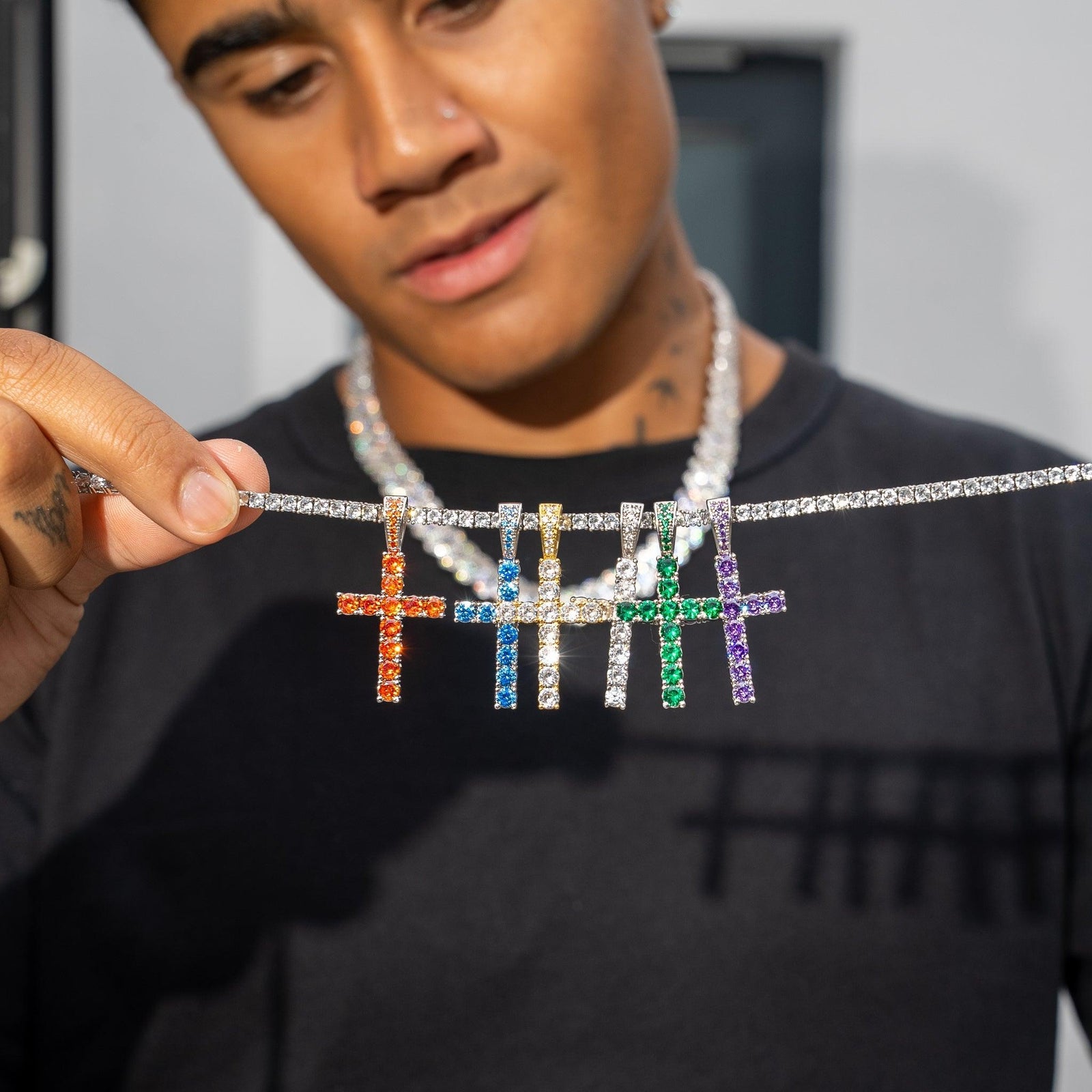 Emerald Cross Pendant Green โ Adamans